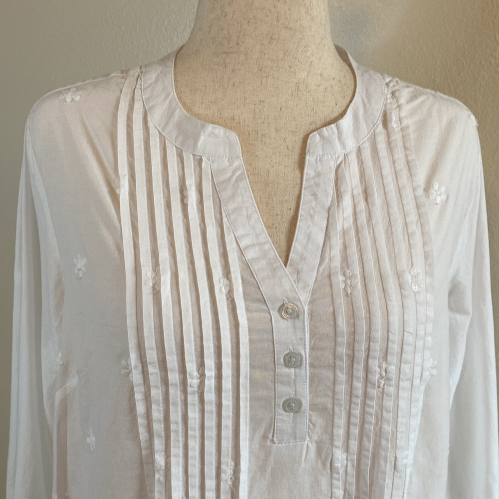 Women's White Embroidered Pintuck Tunic Blouse
